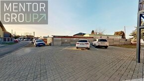 360° VR - ponúkame na predaj veľký, 3i byt v RD v obci Láb - 15