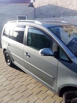 Predám vw Touran 2.TDi 103 kw.r.v.2008 .7 miestny - 15