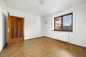 Na predaj | 5 izbový rodinný dom 140 m² s terasou - Tureň - 15