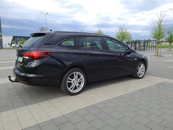 Opel Astra Sports Tourer - 15