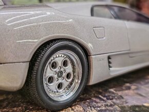 Lamborghini Diablo 1:18 Autoart - 15