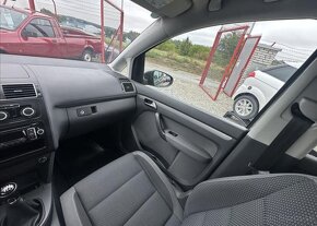 Volkswagen Touran 1,6 TDI 77kW SERVISKA,ROZVODY nafta - 15