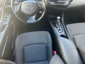 Toyota C-HR, 1.8 hybrid, V záruke do 22.4.2025 - 15