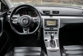 Volkswagen Passat Variant 2.0 TDI Highline 4MOTION R-Line - 15