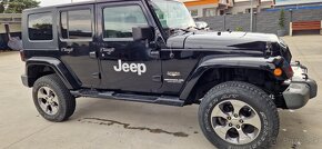 Jeep Wrangler Unlimited Sahara - 15