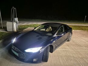 Tesla Model S RWD (85) s doživotným nabíjaním zadarmo - 15