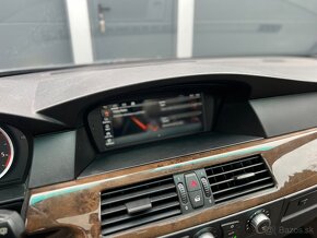 BMW E61 535D M57 200KW Carplay / tažné / xenon / komforty - 15