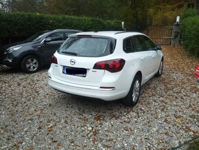 Opel astra J Sport Tourer - 15