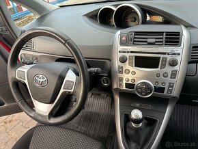 Toyota Verso 1.8i - 15