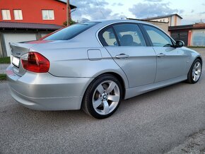 BMW E90 330i - 15