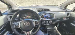 Toyota yaris 1.3 biela - 15