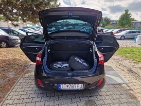 Hyundai i30 1.6i MPI DOHC Comfort 120k M6 (benzín) - 15