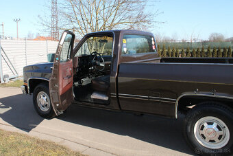 1984 GMC Sierra 2500 - vynikající původní stav - 15