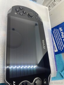 PS VITA PCH-1004 - 15