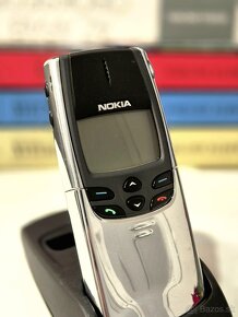 NOKIA 8810 CHROME - TOP STAV + ÚPLNE NOVÁ CHRÓMOVÁ BATERKA - 15