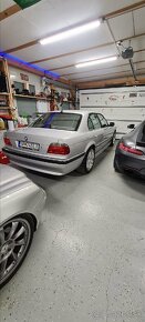 BMW 735i E38 V8 po rekonštrukcii - 15