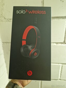 Beats solo 3 wireless - (L) strana nalomená - plně funkční - 15