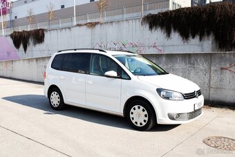 Volkswagen Touran 1.6 TDI DSG - 15