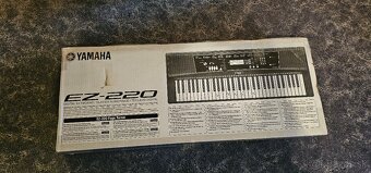 Yamaha EZ 220 Keyboard s dynamikou - 15