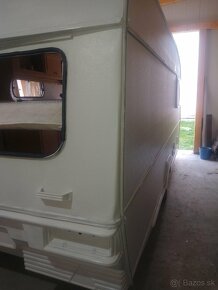 Predám karavan Abbey 4,6 m dlhá obytná plocha - 15