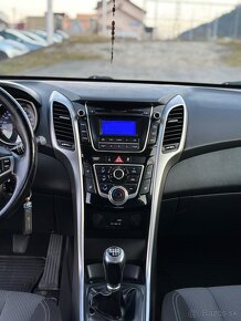 Hyundai i30 1.6 CRDI - 15