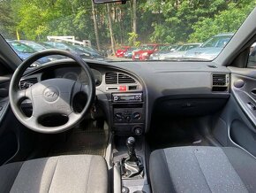 Hyundai Elantra 1.6 16V DOHC tažné klima 110tkm ČR - 15