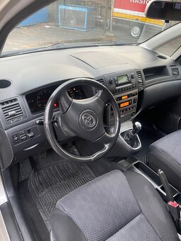 Toyota Corolla Verso - 15