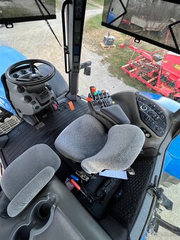 New Holland T8030 - 15