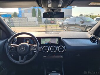 MERCEDES-BENZ GLA 200 D A/T - 15