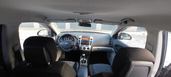 KIA CEED SW 1.6 Benzín - 15