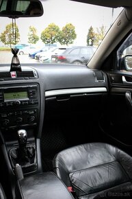 Škoda Octavia Combi 2.0 TDI Ambiente - 15