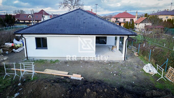 ĎURKOV, novostavba RD na kľúč, pozemok 600m2, komplet IS, TČ - 15