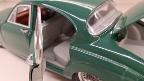 1:18 JAGUAR MARK II - 15