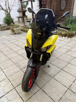 Aprilia sr gt 125 - 15