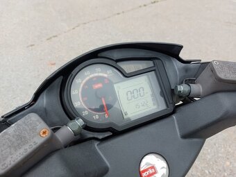 2005 APRILIA SR 50  naj.15000 KM po servisu - 15