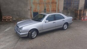 Predám mercedes e 230 benzin - 15