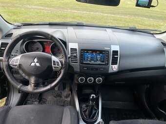 Mitsubishi Outlander - 15