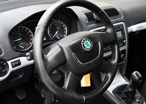 Škoda Octavia 2.0TDi SCOUT 4X4 SERV.KNÍŽKA 103 kw - 15