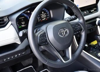 Toyota Rav4 2.5HYBRID EXECUTIVE ČR 1.M 131 kw - 15