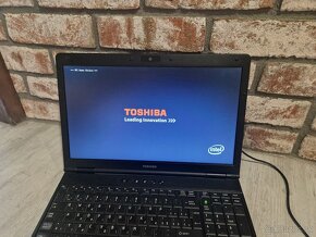 TOSHIBA Tecra A11, i3, 15.6", 4 GB RAM, 240 GB SSD, Win 10 - 15