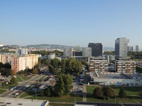 Prenájom BA: 3i byt na začiatku Petržalky - voľný ihneď - 15