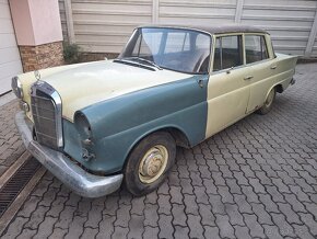 Mercedes-Benz W110 190 D Ds Flosse - 15