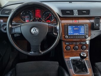 Volkswagen Passat 2.0TDi - 15