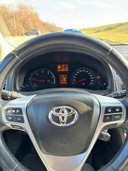 Toyota Avensis - 15