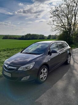 Opel Astra J ST - 15