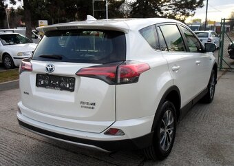 Toyota RAV4 2.5 Hybrid AWD E-four 1.majiteľ - 15