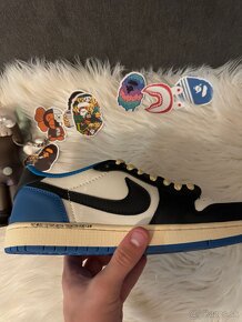 Jordan 1 Travis Scott - 15