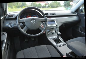 Volkswagen Passat 1.6  Comfortline - 15