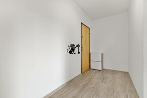 PREDANÉ Zrekonštruovaný 3- izbový byt na Mlynarovičovej - 15