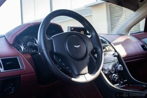 Aston Martin V8 Vantage S - 15